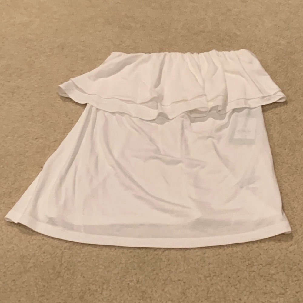 Lilly Pulitzer ruffled strapless shirt